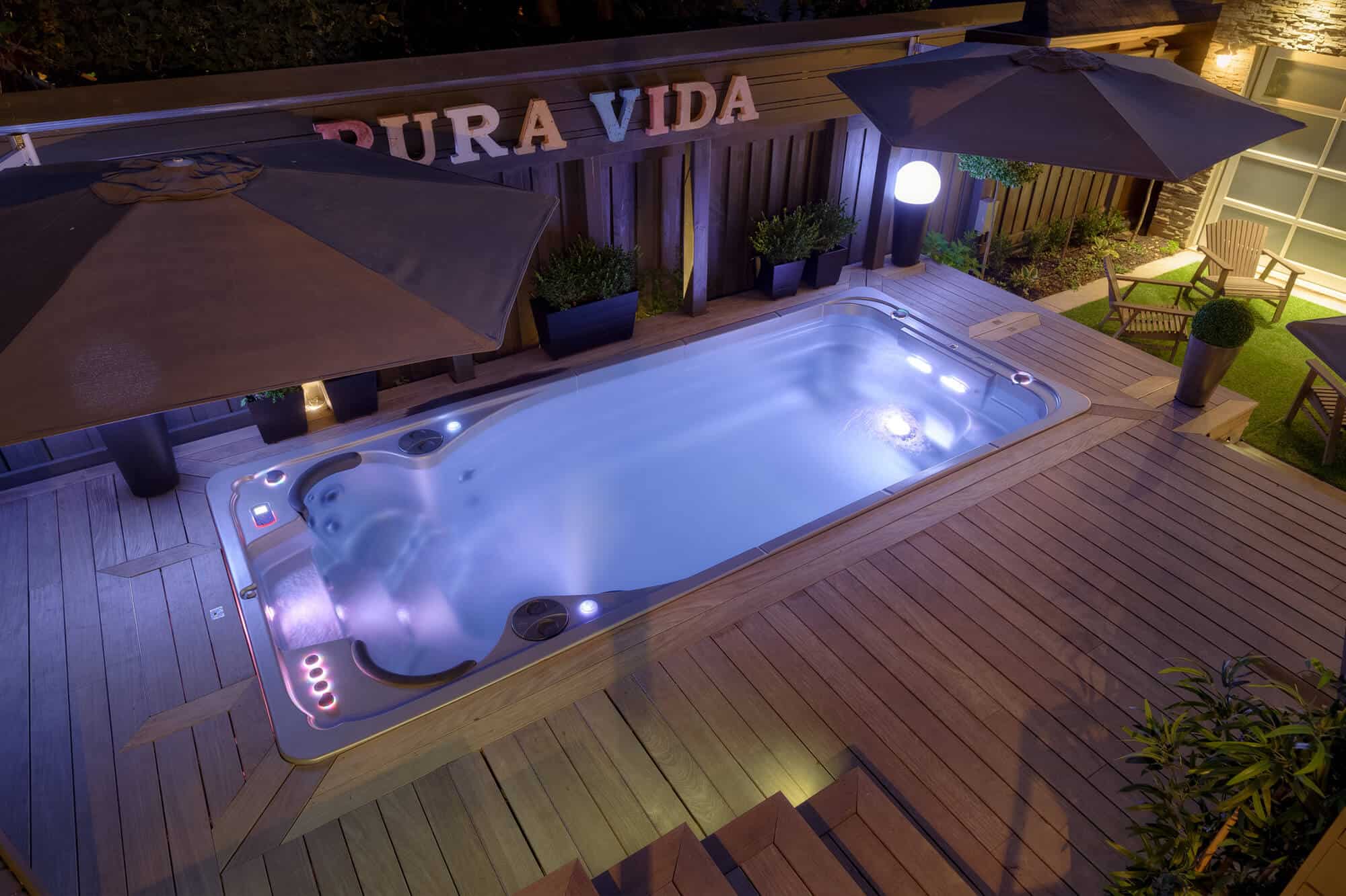 aquatrainer 17fx v8